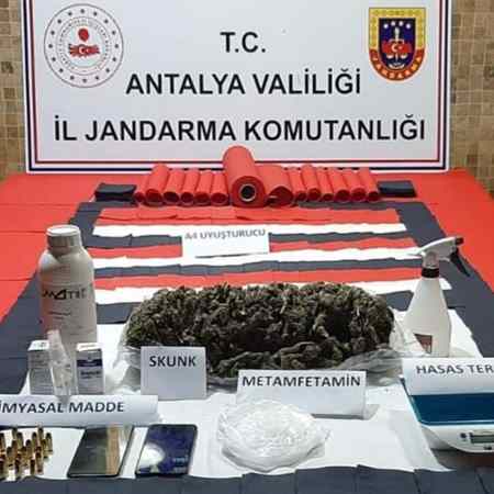 Jandarma’dan Uyuşturucu Madde İmal Ve Ticaretine Yönelik Operasyonlar Devam Ediyor