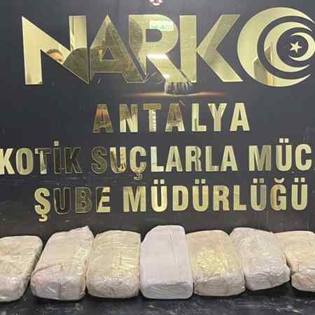 Antalya’da Zehir Tacirlerine Operasyon