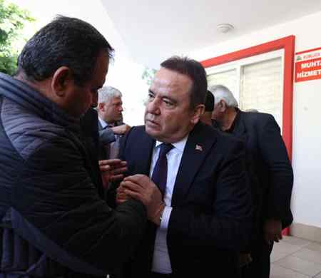 Başkan Böcek Yeni Yılın İlk İş Gününde Kumluca’yı Ziyaret Etti