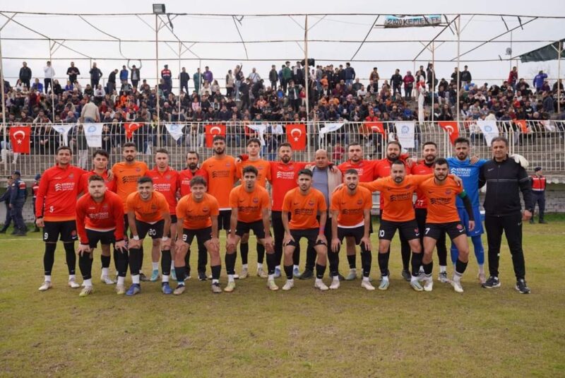 Finike Belediyespor Şampiyon Oldu