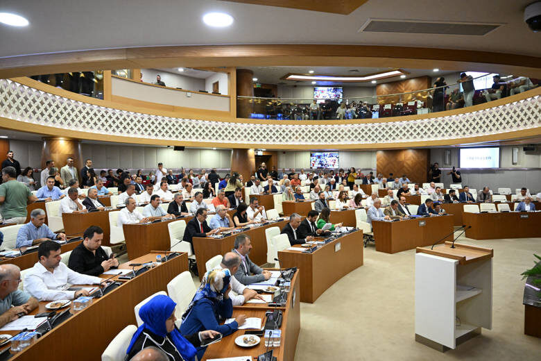 Antalya Büyükşehir Belediye Başkanı Muhittin Böcek’ten Teğmenlere Destek