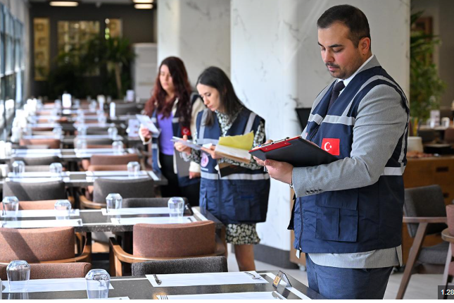 Finike’de Lokantalar Denetleniyor mu? Artan Gıda Zehirlenmeleri Sonrası Gözler Denetimlere Çevrildi