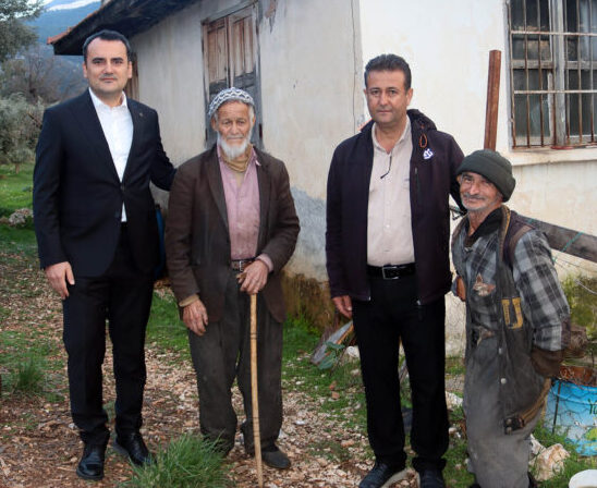 Finike’de Ramazan’ın Bereketi Paylaşıldı: Kaymakam Musa Kazım Çelik, Ernez Mahallesi’nde Gönül Sofrasında Buluştu